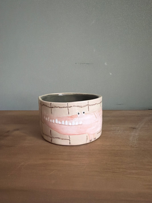 Tasse crocodile saucisse en céramique