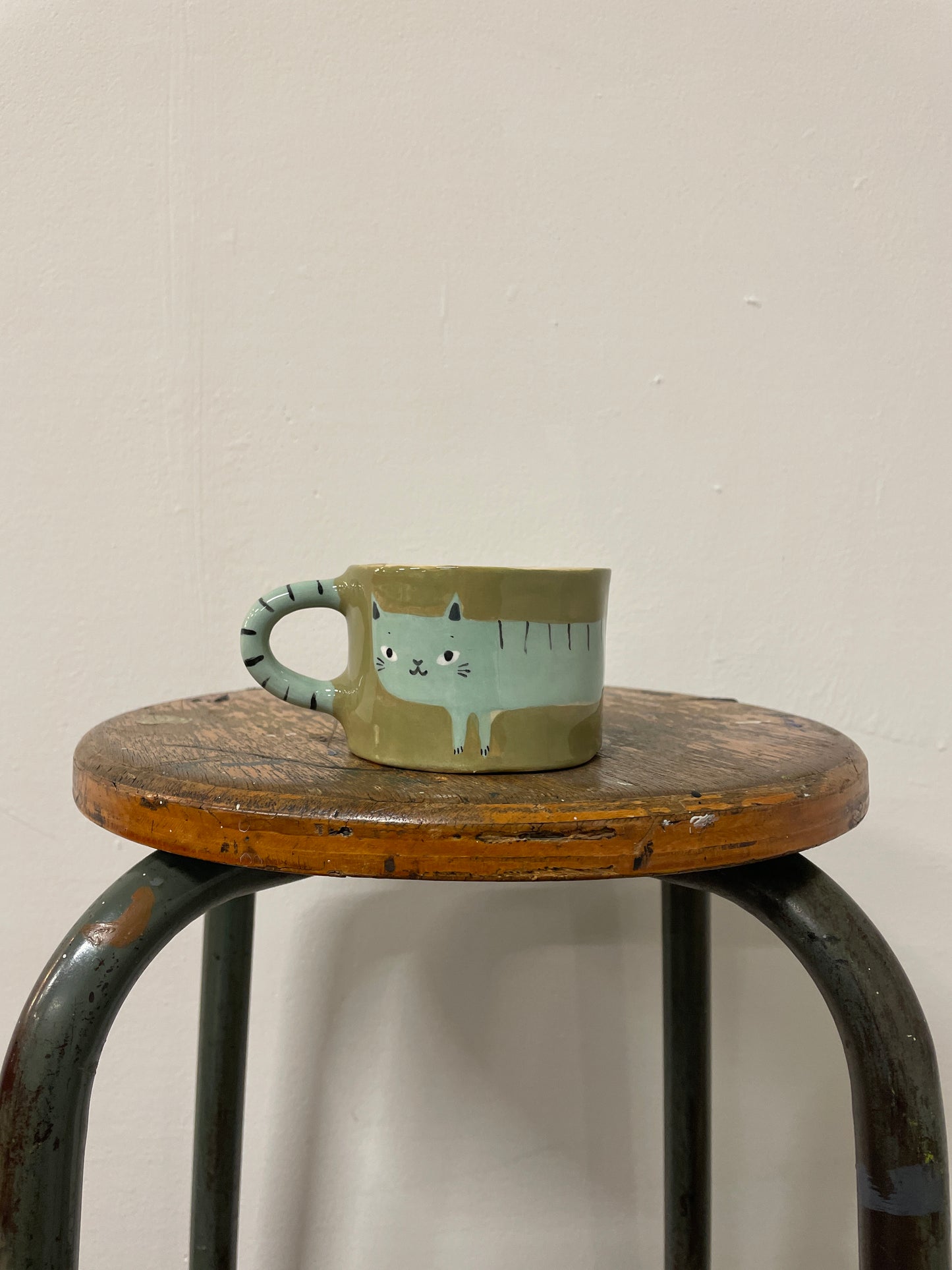 Reservee LOULAI///Tasse chat saucisse en céramique