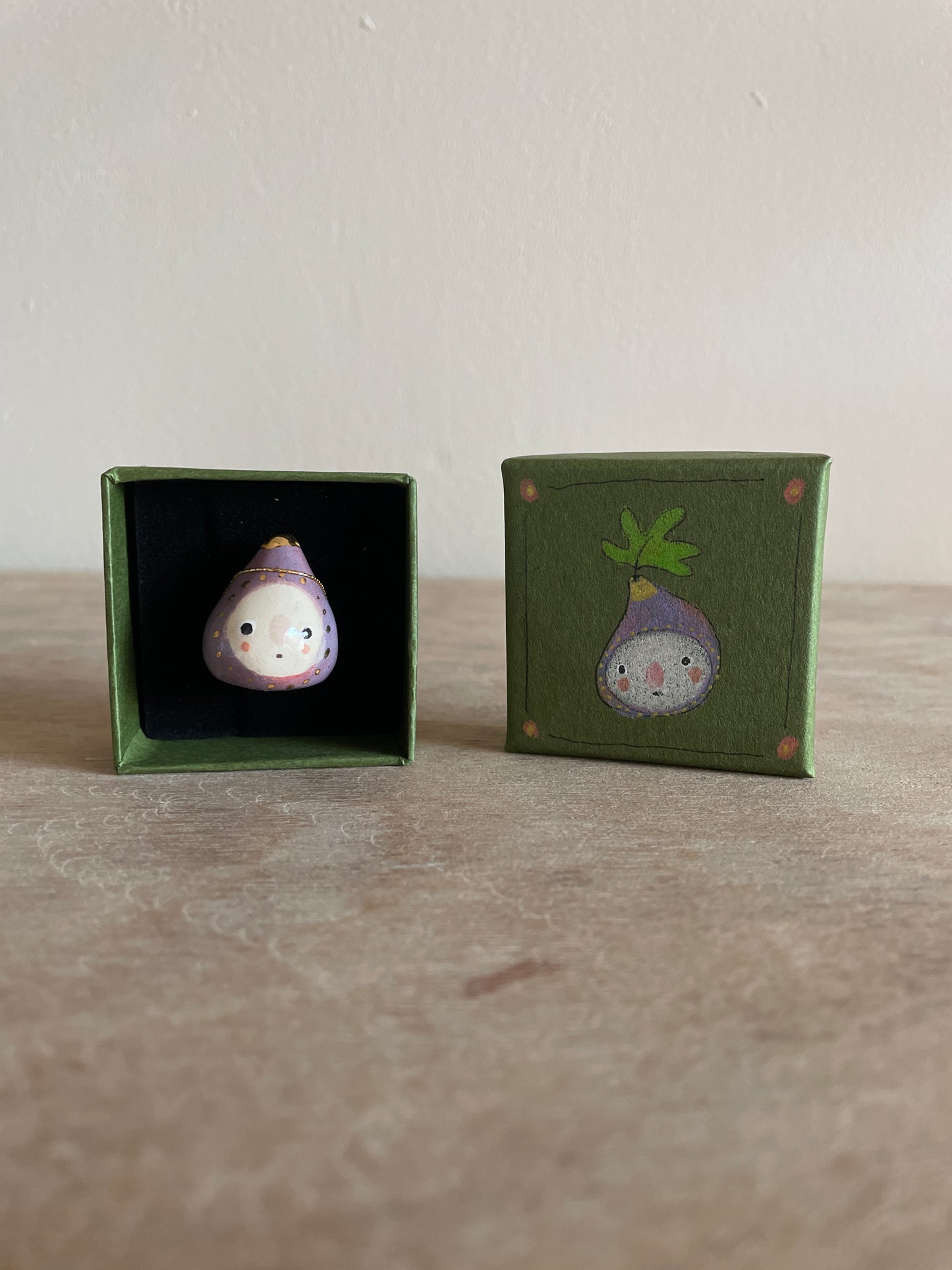 Mini figue faïence et or