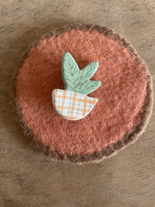 Broche plante en céramique faïence