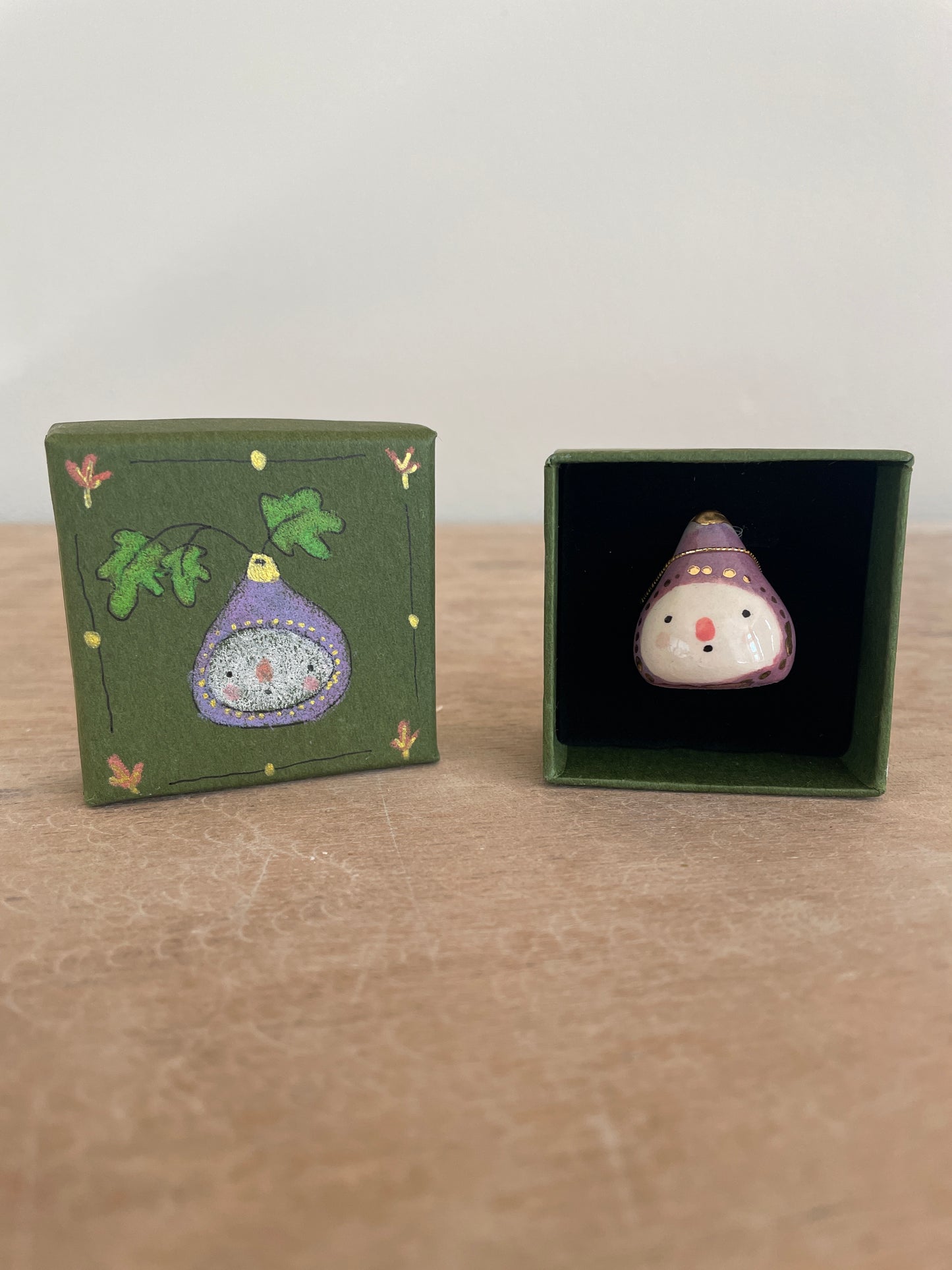 Mini figue faïence et or