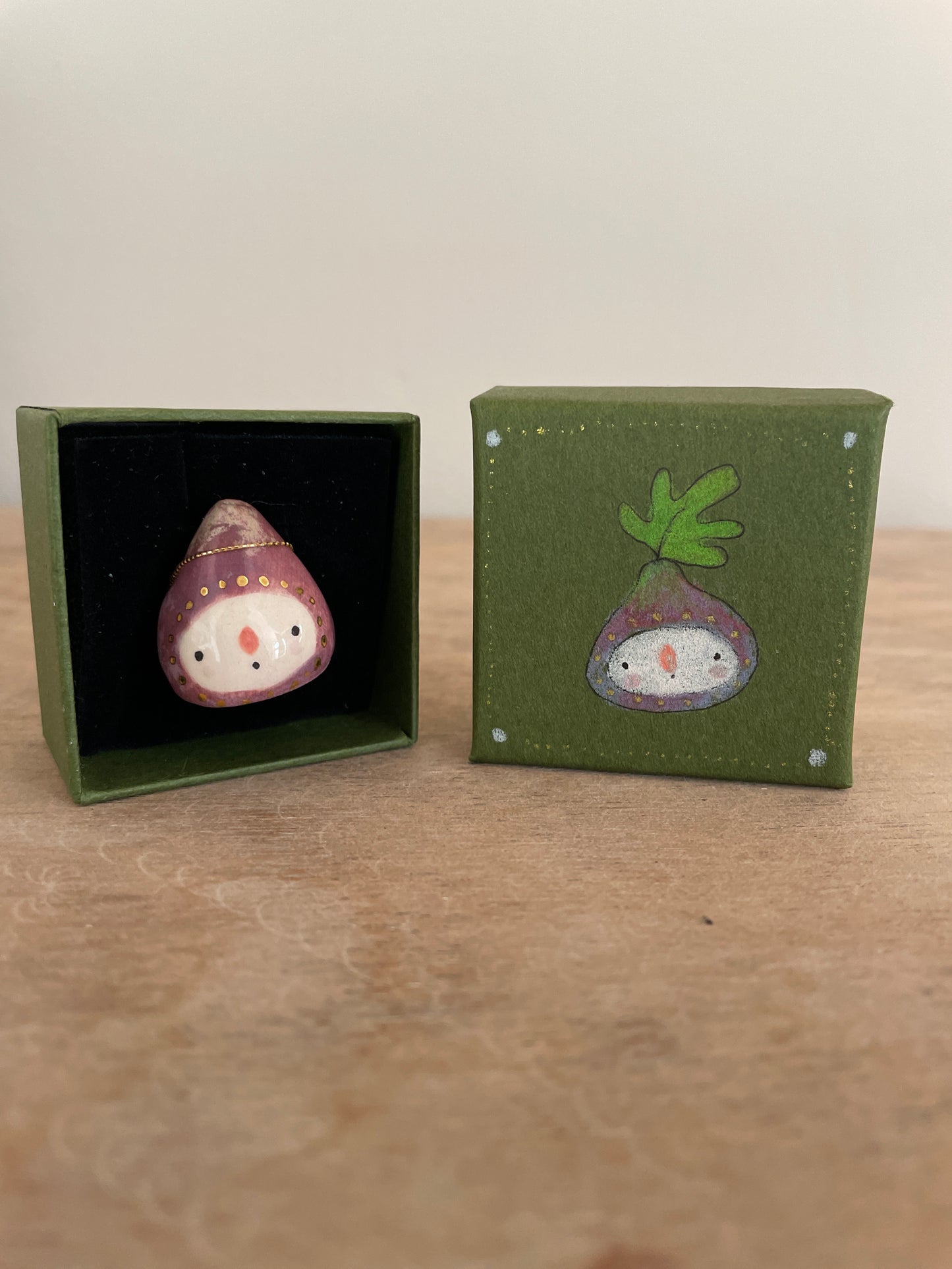 Mini figue faïence et or