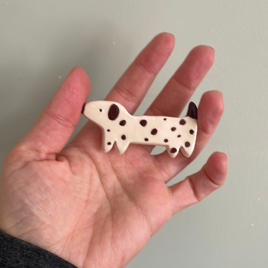 Broche chien dalmatien céramique émaillée