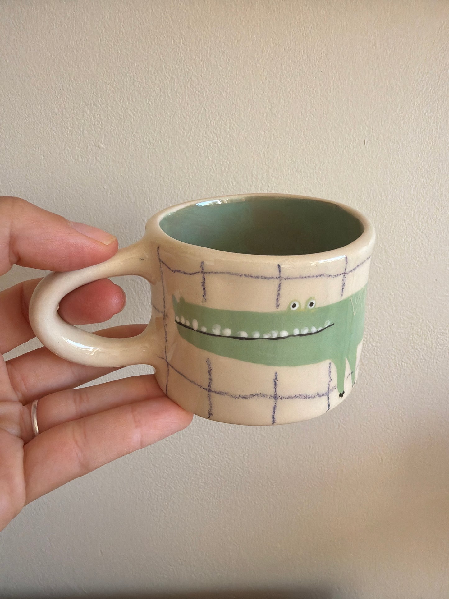 Tasse croco et carreaux en céramique