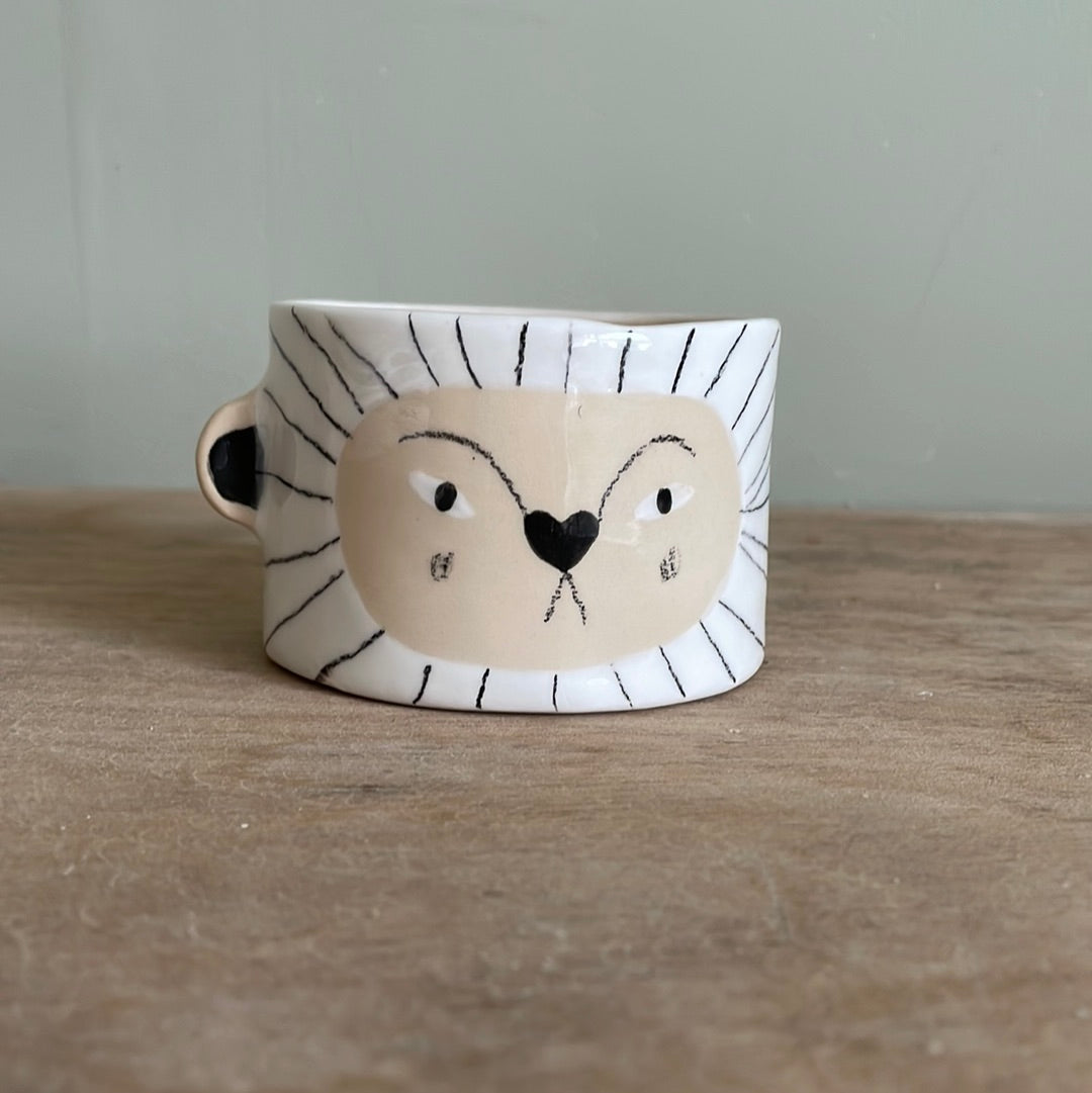 tasse lion en céramique