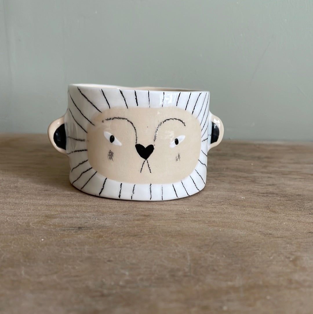 tasse lion en céramique