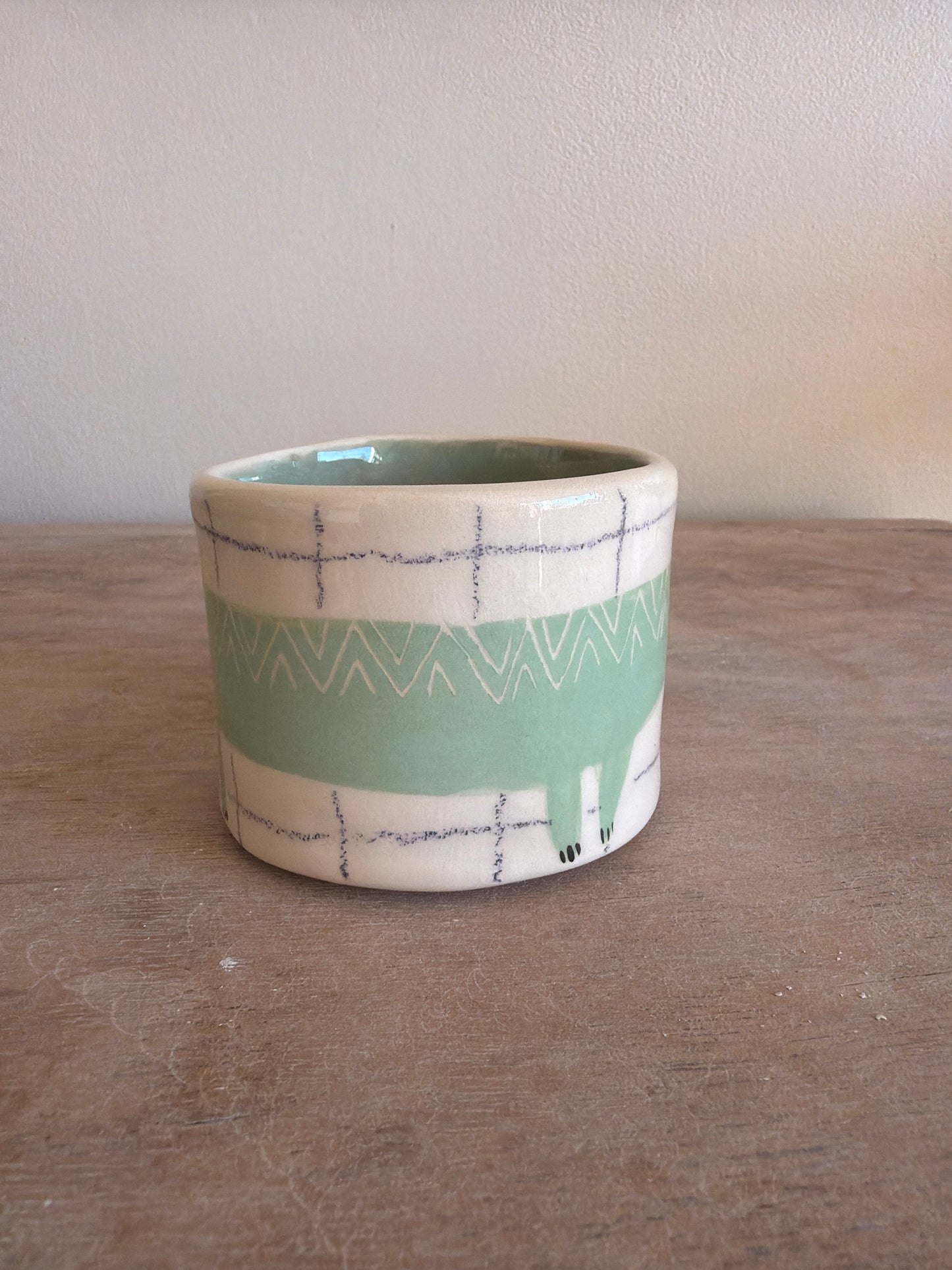 Tasse croco et carreaux en céramique